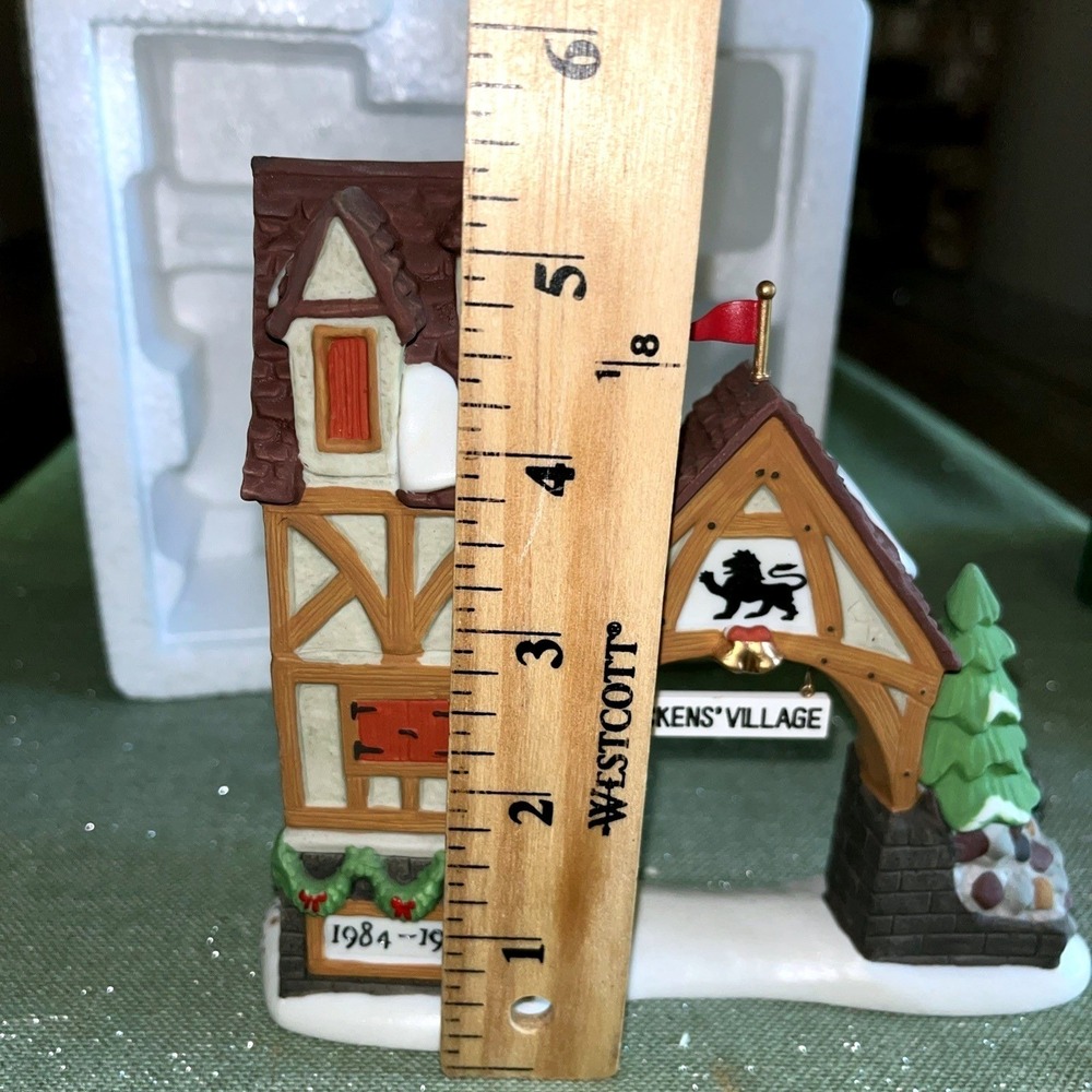 NIB Dept 56 Dicken's Village Series, 10th Anniversary 1984~1994 "Postern" - Picture 4 of 7